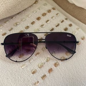 Excellent condition Quay High Key Mini in fade black